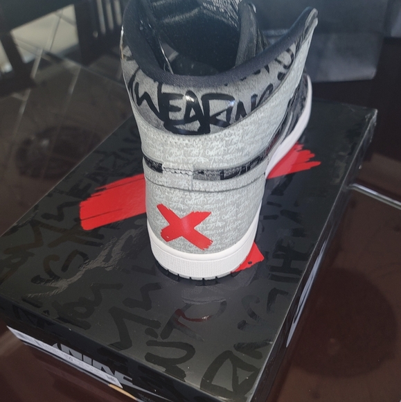 Jordan's OG 1's black, grey, white and red. Size 10 men - Picture 1 of 4